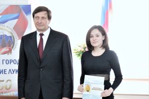 Лучших выпускников Великих Лук наградили «Золотыми парусами» (ФОТО)