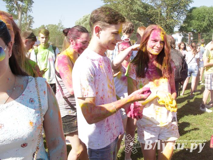 Яркие эмоции «ColorFest» в Великих Луках (ФОТО)