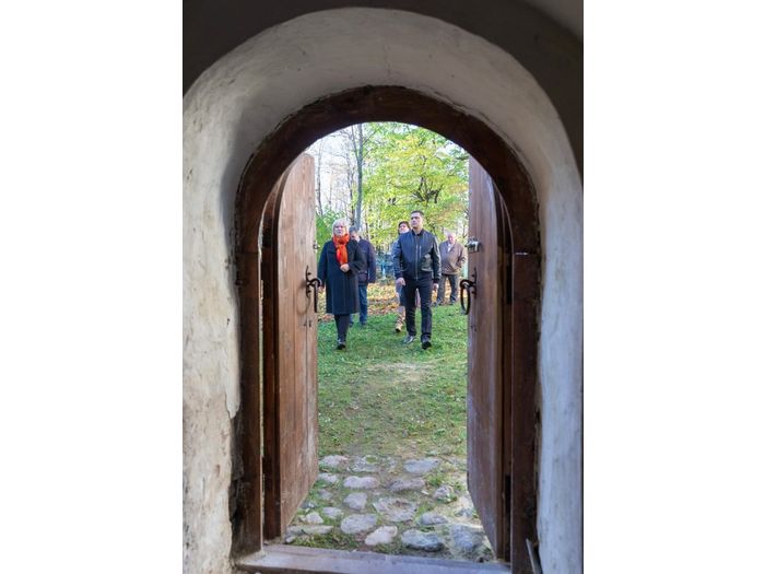 Михаил Ведерников поддержал необходимость реставрации уникального храма в селе Мелeтово (фото)