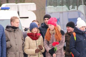 У Вечного огня в Великих Луках прошёл торжественный митинг (фото)