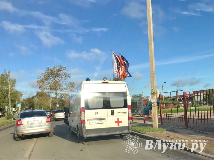 Пробка на ул. 3-й Ударной Армии в Великих Луках (ФОТО)