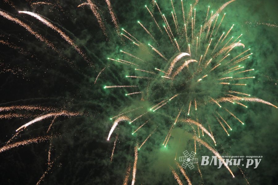 Великие Луки к встрече Нового года готовы (ФОТО)