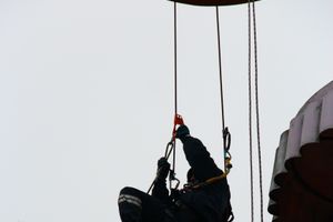 В Великих Луках в Парке культуры и отдыха полным ходом идёт подготовка к празднованию Масленицы (фото)