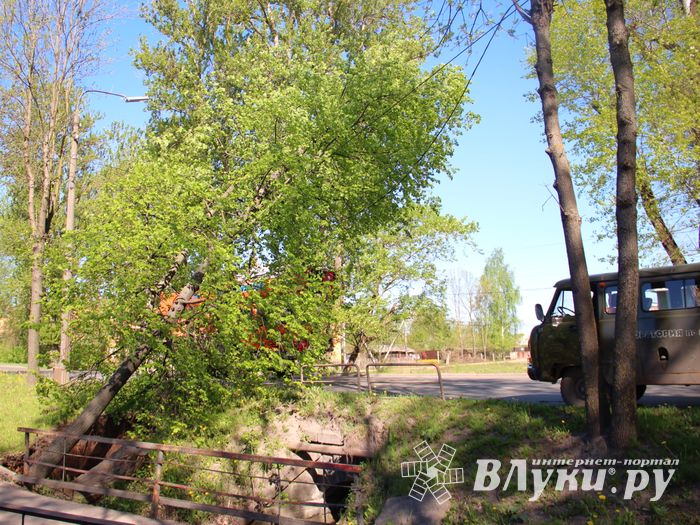 Авария устранена, движение по проспекту Гагарина возобновлено (ФОТО)