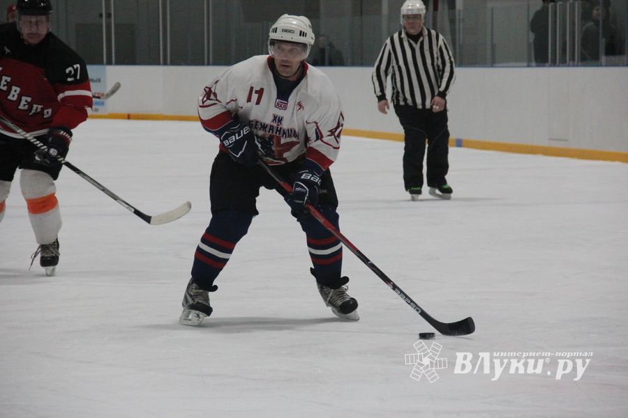 В Великих Луках прошёл первый матч Кубка Псковской области по хоккею (ФОТО)