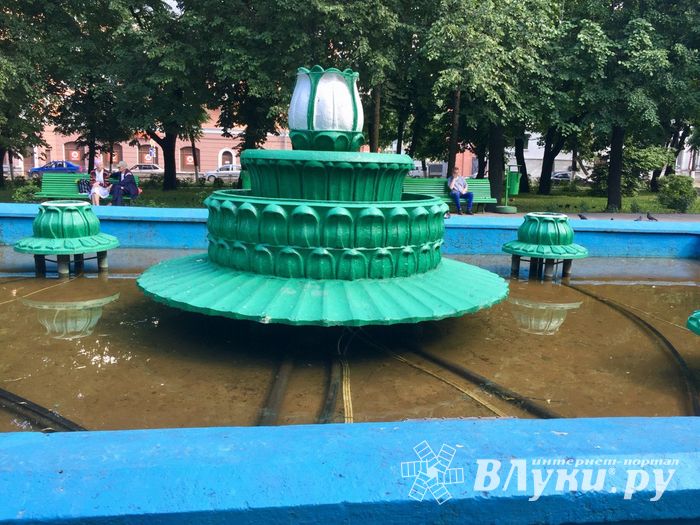 Страшнее, чем у Хичкока — фонтан в Великих Луках (ФОТО 16+)