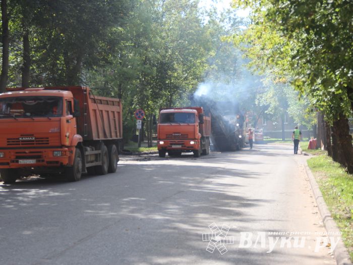 На ул. Ставского идёт ремонт дороги (ФОТО)