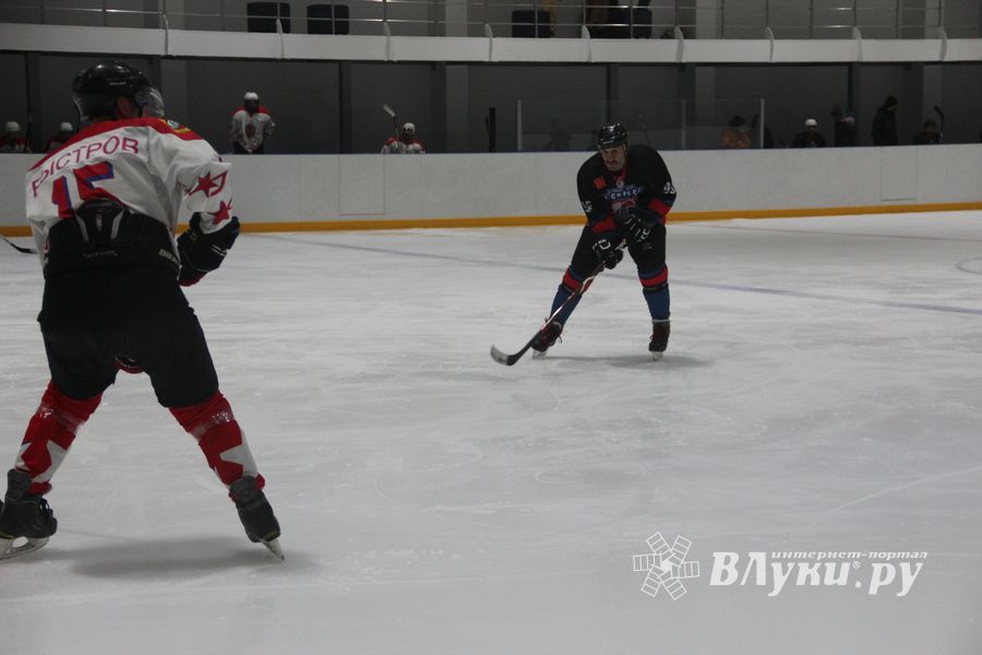 Матч НХЛ прошел в великолукском «Айсберге» (ФОТО)
