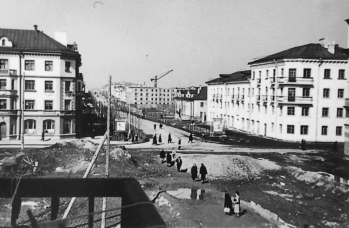 Великие Луки : Великие Луки. Перекрёсток улиц Ленина и Зверева. 1950-е ...