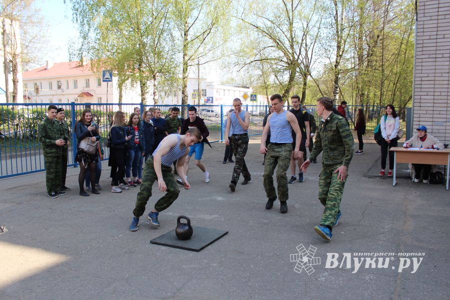 В Великих Луках спасали «заложников» (ФОТО)