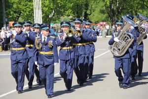 Парад в честь Дня Победы прошел в Великих Луках (ФОТО)