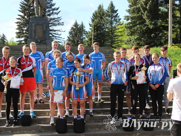 В Великих Луках чествовали лучших велосипедистов (ФОТО)