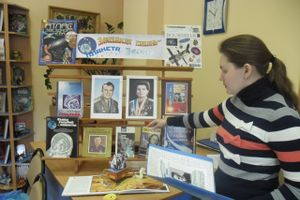 В городской детской библиотеке им. А.Гайдара прошло мероприятие, посвящённое Всемирному дню авиации и космонавтики (фото)