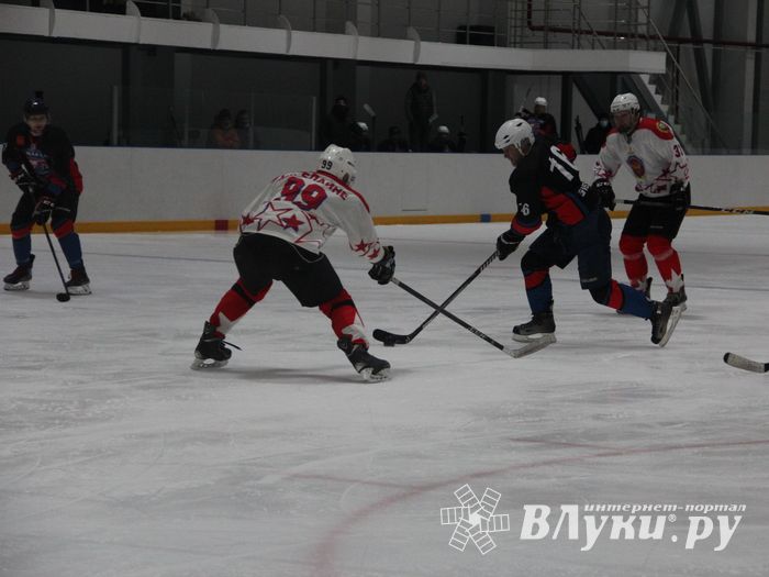 Матч НХЛ прошел в великолукском «Айсберге» (ФОТО)