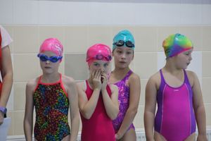 Соревнования по плаванию на призы Деда Мороза прошли в Великих Луках (ФОТО)