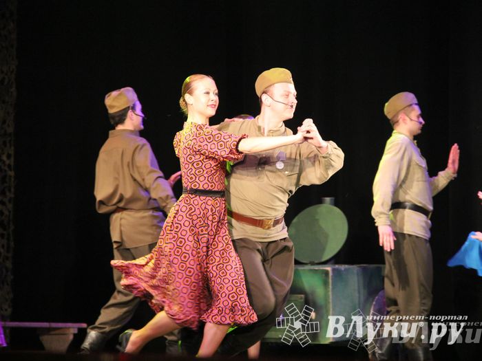 Государственный ансамбль «Русский Север» представил в Великих Луках мюзикл «Василий Теркин» 