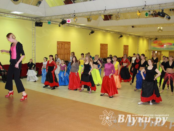 В великих Луках выступил московский коллектив фламенко