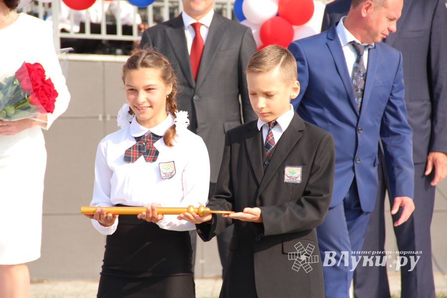 В Великих Луках открыли новый корпус школы №6 (ФОТО)