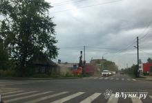 На улице Третьей Ударной Армии сносят дом (ФОТО)