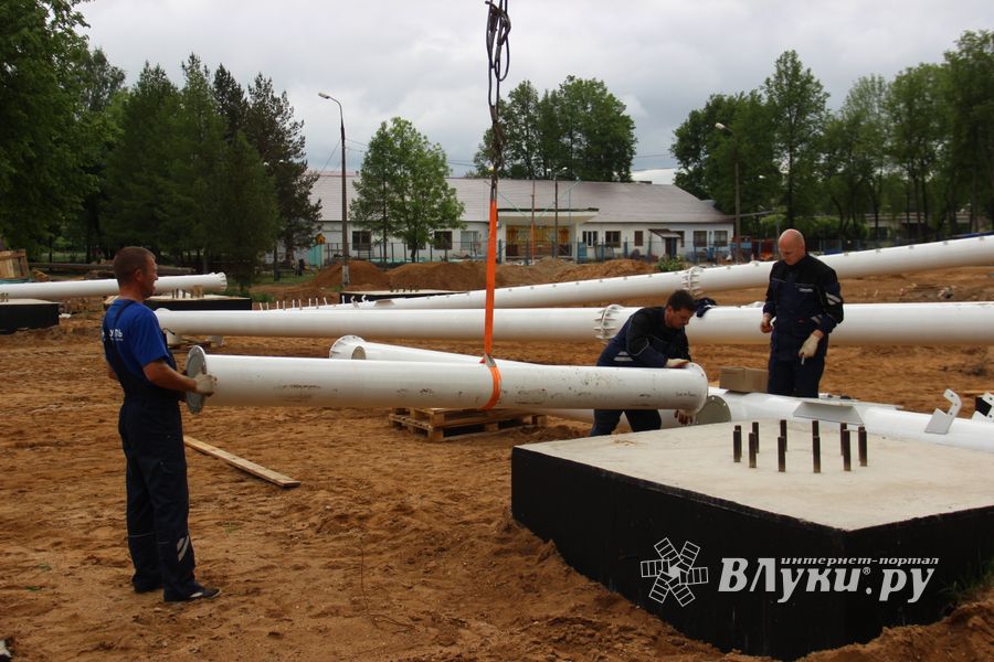 Колесу обозрения делают ноги (ФОТО)