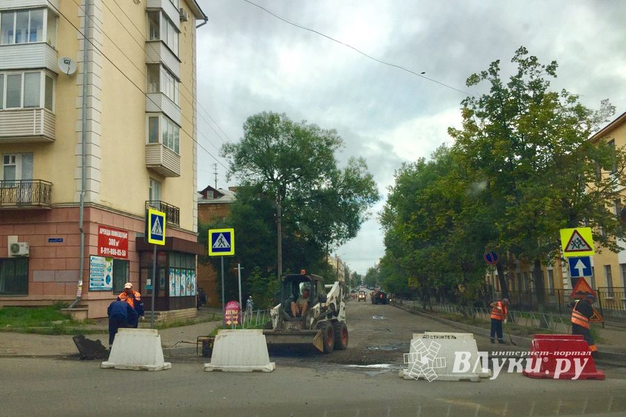 ФОТОФАКТ: В районе Энгельса-Зверева перекрыта дорога