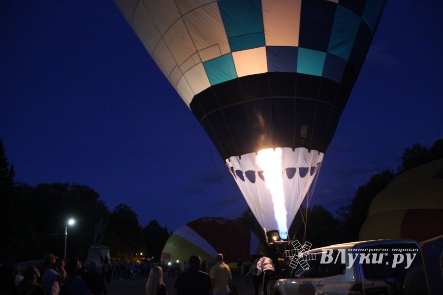 Огненные шоу состоялись над Ловатью (ФОТО)