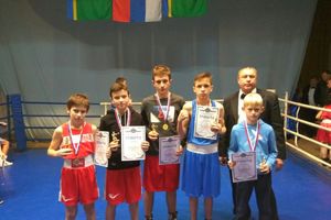 Великолучане привезли награды с традиционного турнира по боксу (ФОТО)
