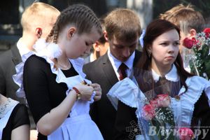 В Великих Луках прозвенели «Последние звонки»