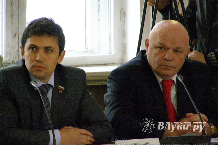 Выбор главы администрации Великих Лук