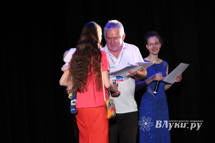 Торжественная церемония закрытия XXI-й Международной встречи воздухоплавателей в Великих Луках (ФОТО)