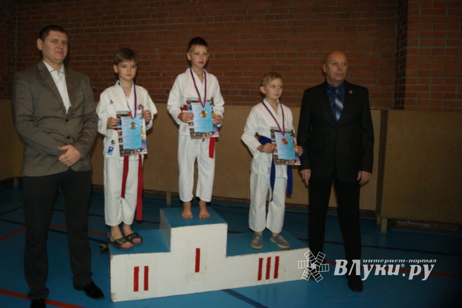 В Великих Луках прошли соревнования по каратэ (ФОТО)
