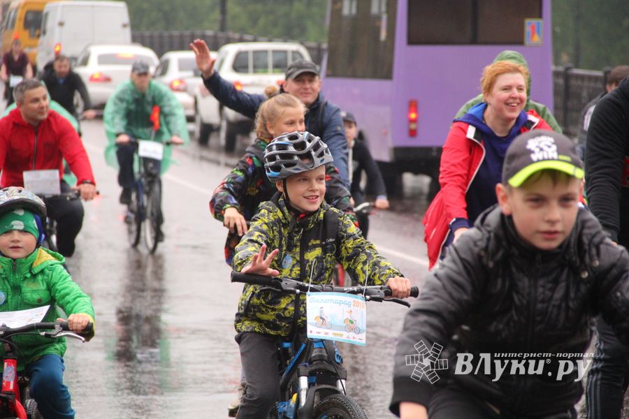 Зигзаг здоровья выполнили великолукские велосипедисты (ФОТО)