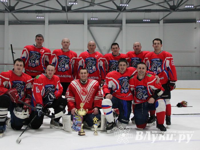 Памятный турнир по хоккею прошел в великолукском «Айсберге» (ФОТО)