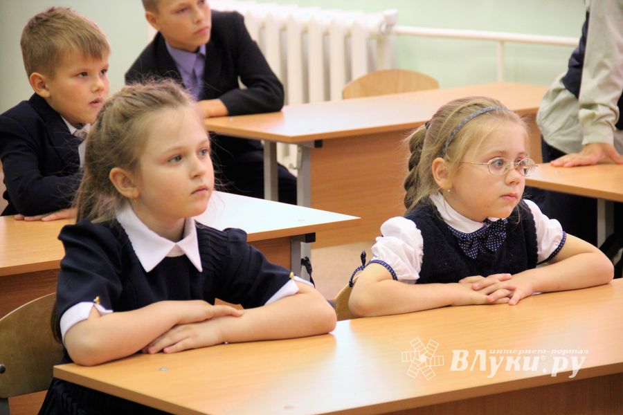 Первоклассников школы №13 посвятили в пешеходы (ФОТО)