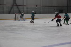 В Великих Луках прошли хоккейные матчи (ФОТО)
