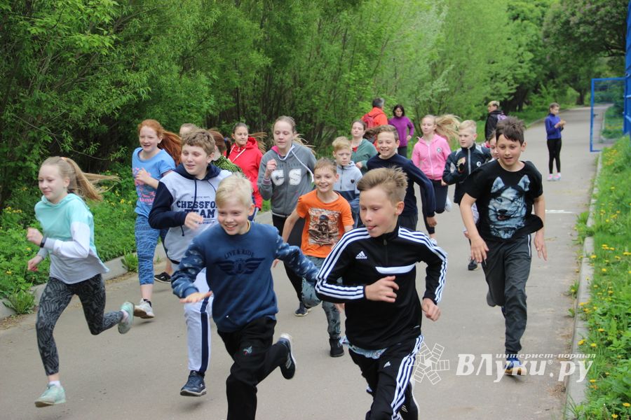 Великолукские школьники сдают ГТО (ФОТО)