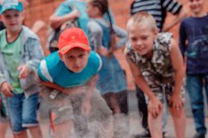 В день семьи, любви и верности юные великолучане смогли почувствовали себя авторами научных открытий (фото)