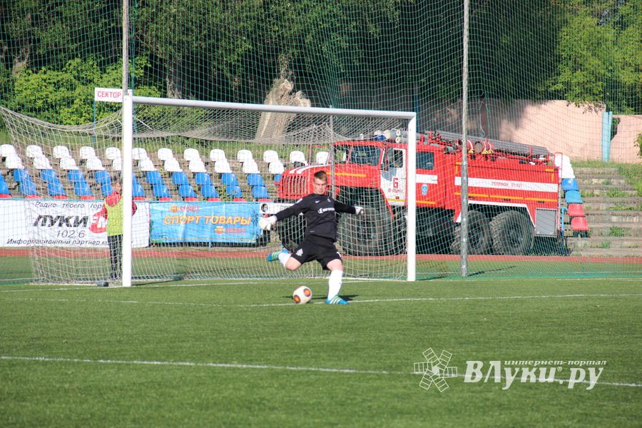 Великолучане проиграли последний домашний матч дебютного сезона (ФОТО)