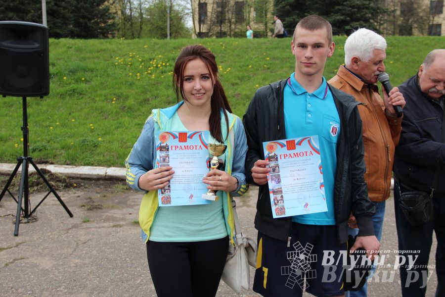 В Великих Луках прошла весенняя городская эстафета (фото)