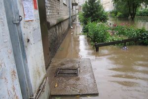 Выявлен самый затопленный двор в Великих Луках (ФОТО)