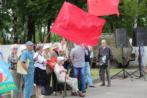 В Великих Луках проходит День памяти и скорби (ФОТО)