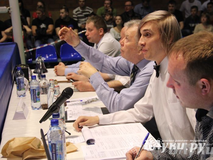 В Великих Луках состоялась матчевая встреча по боксу