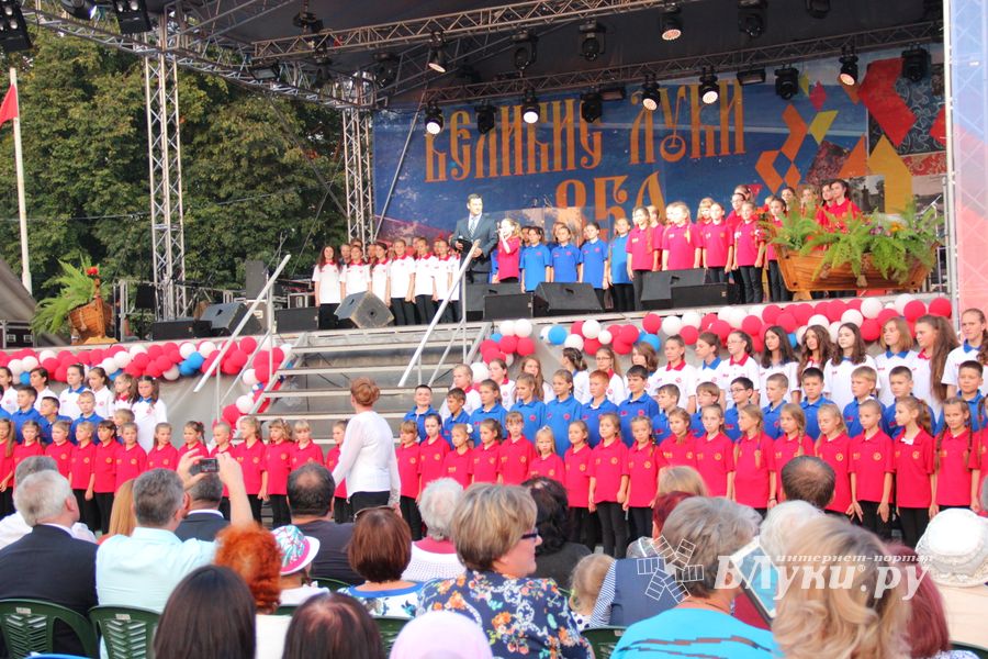 Людмила Чурсина и Пелагея поздравили Великие Луки с 850-летием (ФОТО)