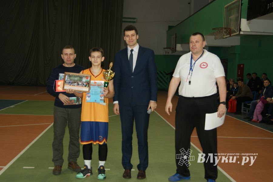 Великолучане завоевали бронзу на Международном турнире по баскетболу (ФОТО)