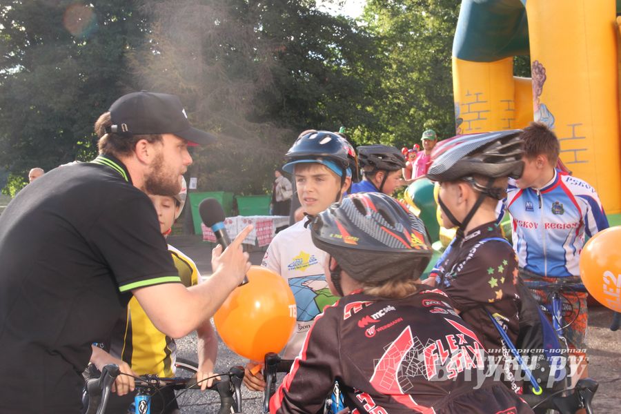 Tele2 поздравила великолучан с Днем рождения любимого города (фото)