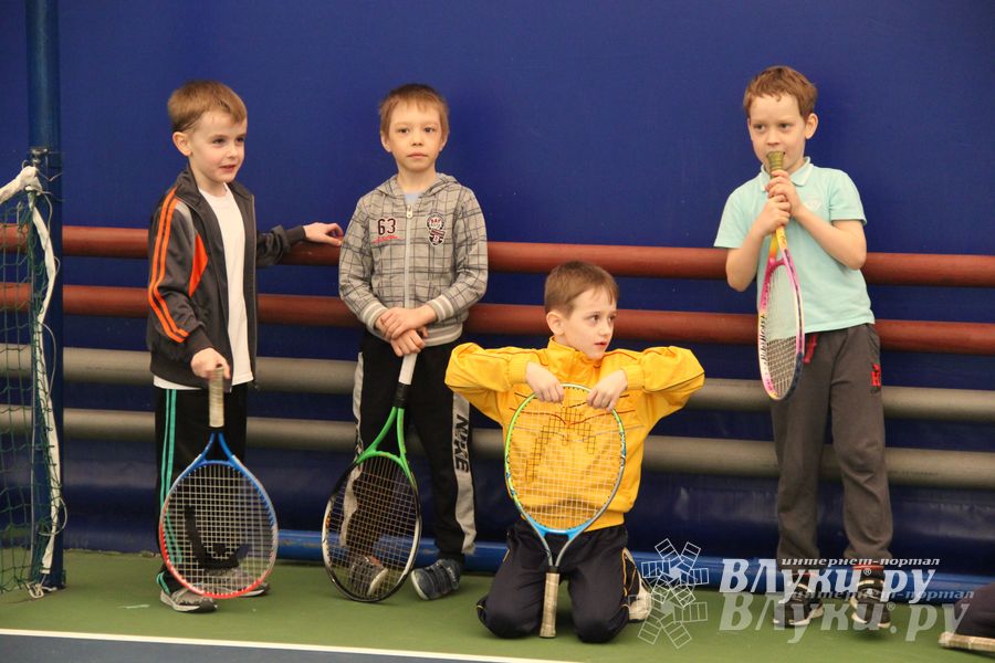 В Великих Луках прошло Первенство по большому теннису (фото)