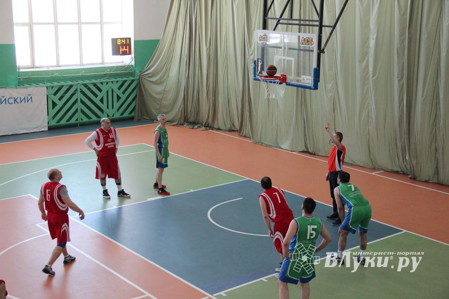 Великолучане одержали победу на межрегиональном турнире ветеранов баскетбола (ФОТО)