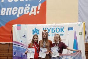 Великолучанка завоевала серебро на четырех дистанциях в соревнованиях по плаванию