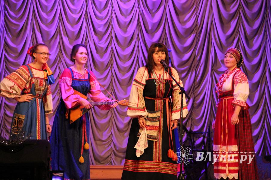 В Великих Луках состоялся праздничный концерт «В Светлый праздник Рождества» 