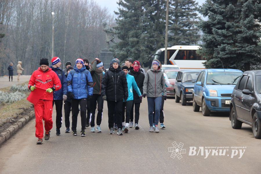 Стартовал легкоатлетический пробег Великие Луки – Чернушки (ФОТО)